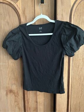 GAP Black Puff Sleeve Scoop Neck Tee